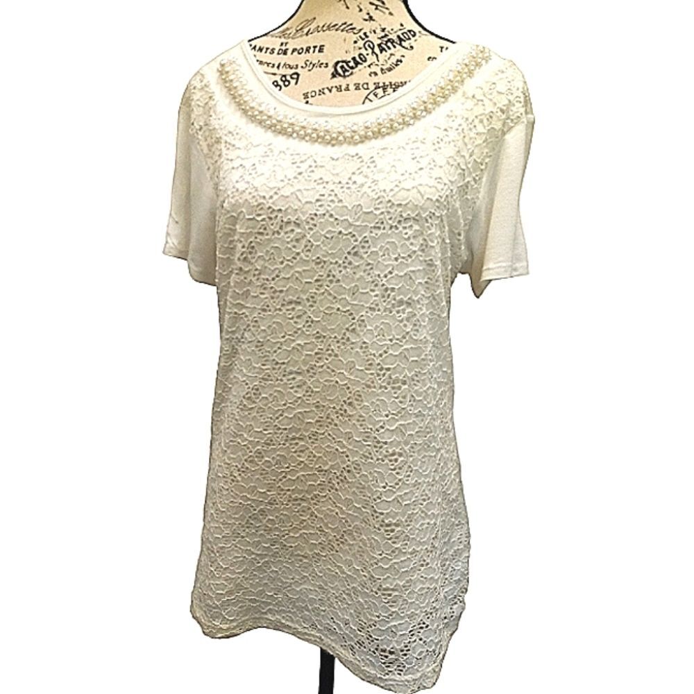 Women M White Top Floral Lace Short sleeve Embroidery pearls Dainty Scoop Neck